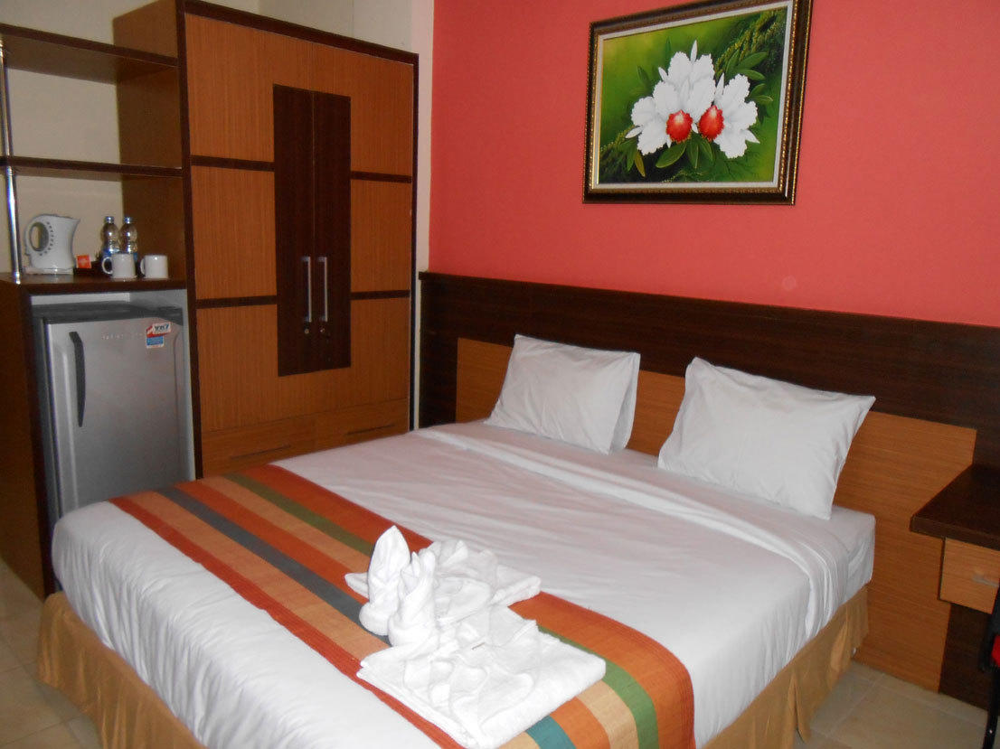Отель Pineapple Mansion Surakarta  Номер фото
